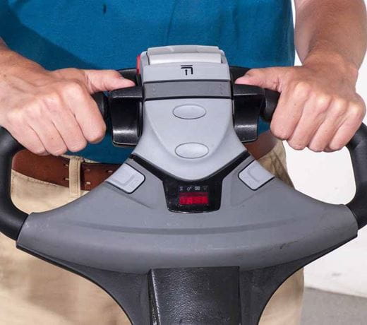 Raymond 6210 Walkie Straddle Stacker; Walkie Pallet Stacker with ergonomic handle