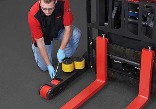 Raymond Reach Trucks easy load wheel change