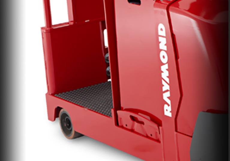 Raymond 8610 Tow Tractor low step height to operator's platform